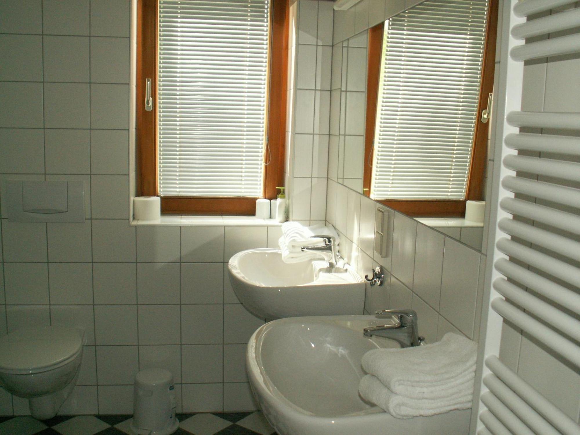 Ferienwohnung Haus im Turm Bad Kleinkirchheim Exterior foto